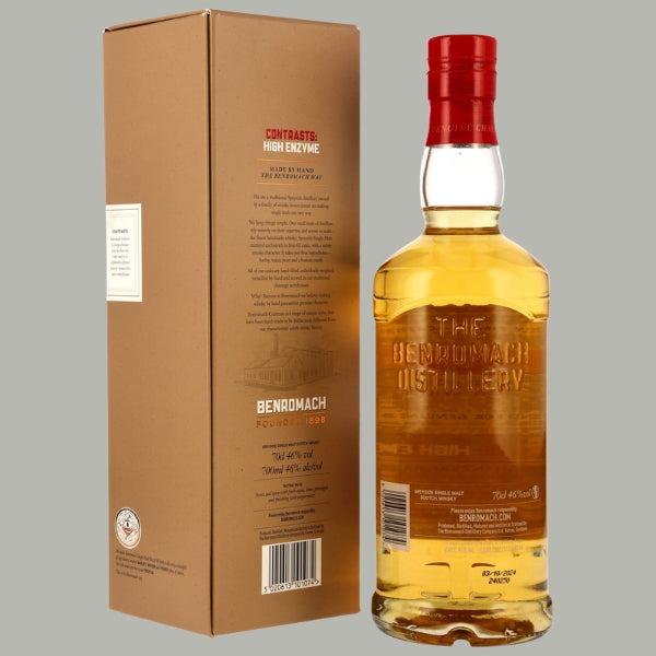Rückenetikett von Benromach Contrasts: High Enzyme mit Herstellerangaben und Inverkehrbringer