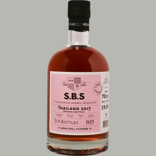Flasche S.B.S Thailand 2017 Moscatel Cask Finish, rosafarbenes Etikett mit 1423-World-Class-Spirits-Logo, 319 Bottles, 59,8% Vol.